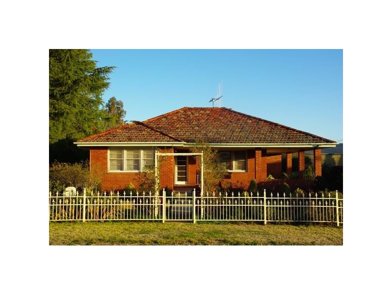 51 Whiteley Street, Wellington NSW 2820