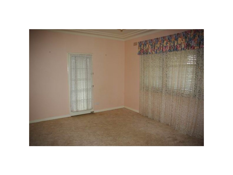 51 Whiteley Street, Wellington NSW 2820