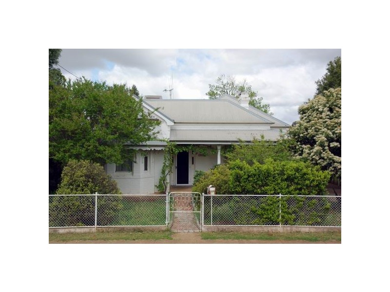 89 Whiteley Street, Wellington NSW 2820