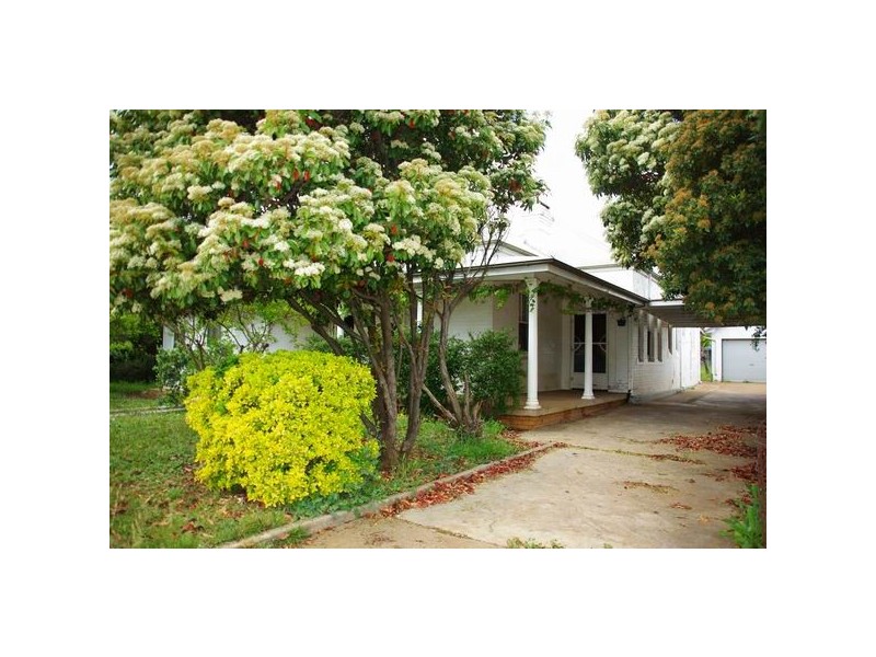 89 Whiteley Street, Wellington NSW 2820