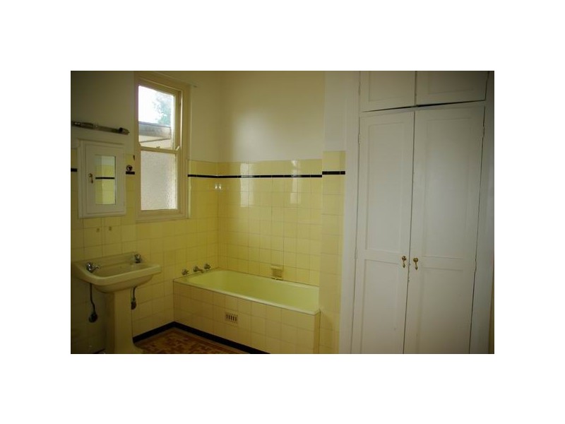 89 Whiteley Street, Wellington NSW 2820