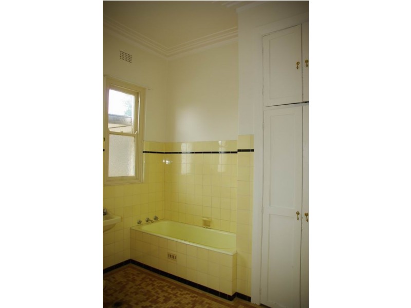 89 Whiteley Street, Wellington NSW 2820