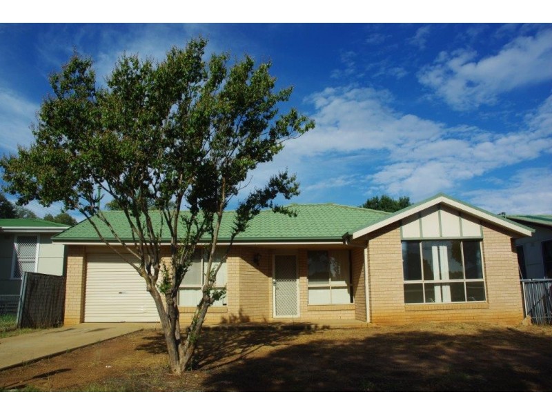 84 Pierce Street, Wellington NSW 2820