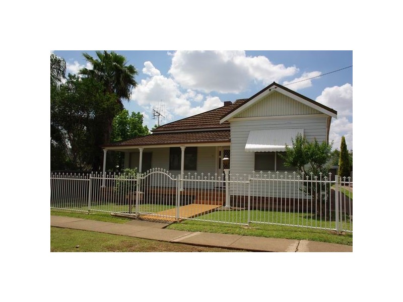68 Maxwell Street, Wellington NSW 2820