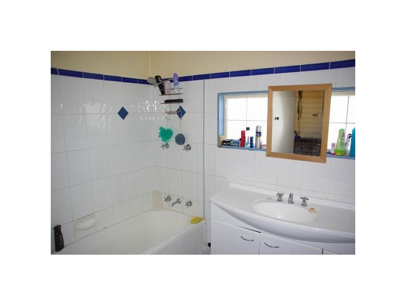 66 Simpson Street, Wellington NSW 2820