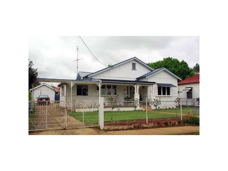 85 Gisborne Street, Wellington NSW 2820