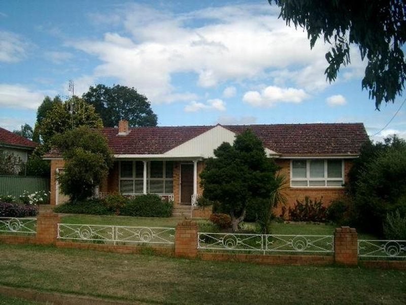 5 Arthur Street, Wellington NSW 2820