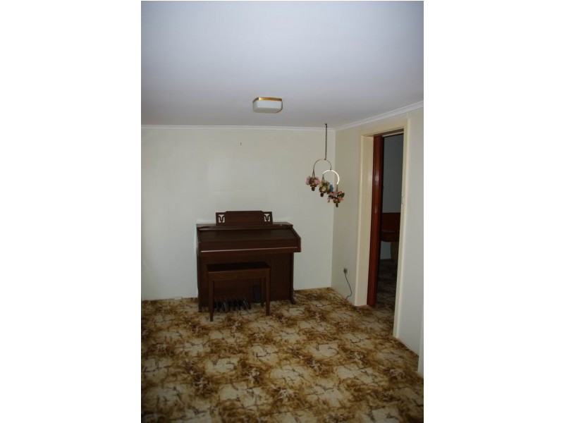 58 Raymond Street, Wellington NSW 2820