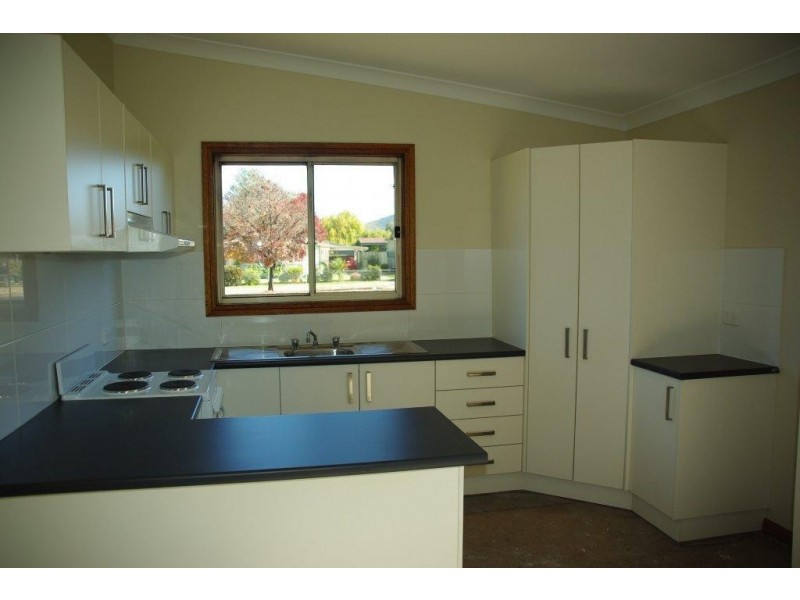 80 Simpson Street, Wellington NSW 2820