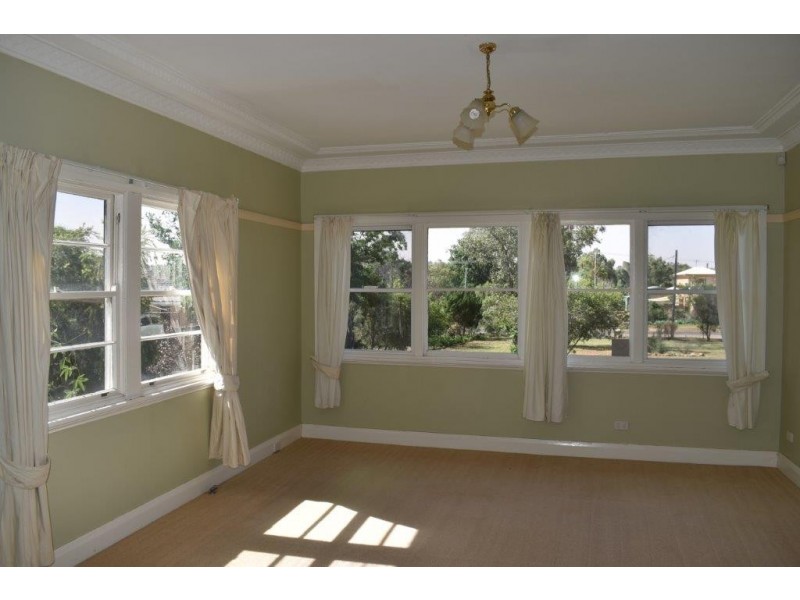 159 Gisborne Street, Wellington NSW 2820