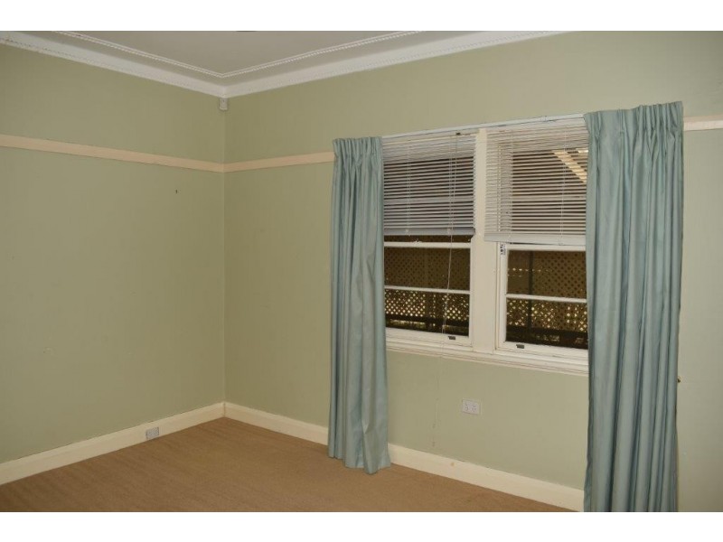 159 Gisborne Street, Wellington NSW 2820