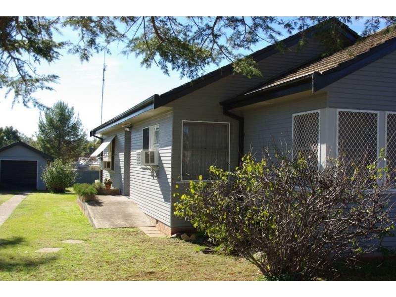 76 Whiteley Street, Wellington NSW 2820