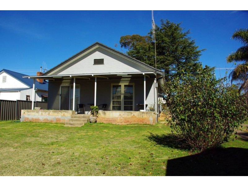 76 Whiteley Street, Wellington NSW 2820