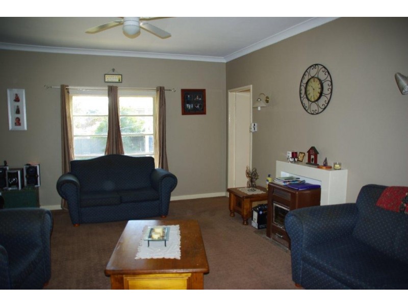 76 Whiteley Street, Wellington NSW 2820