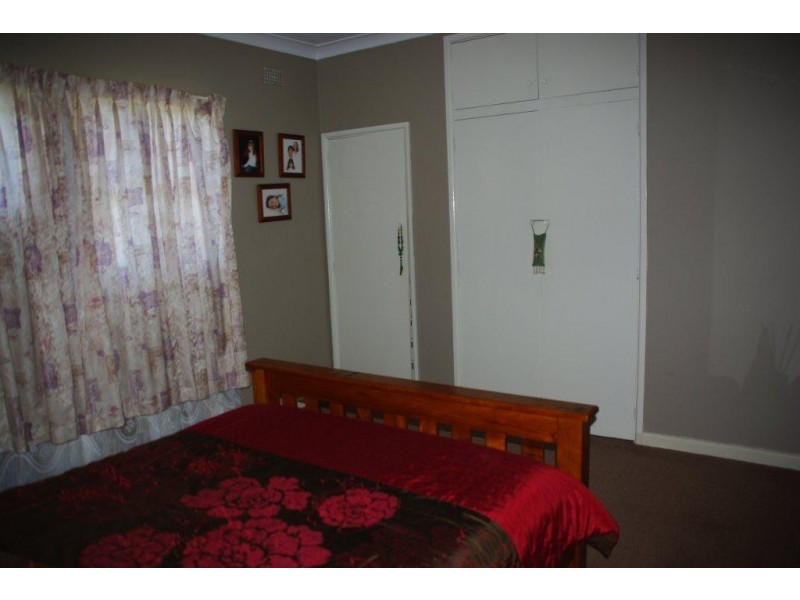 76 Whiteley Street, Wellington NSW 2820