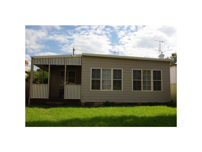 64 Simpson Street, Wellington NSW 2820