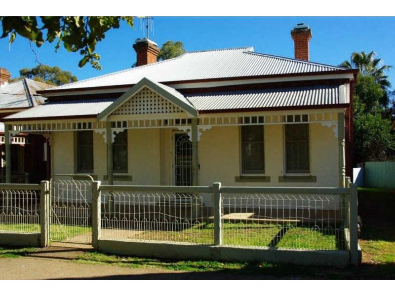 85 Simpson Street, Wellington NSW 2820