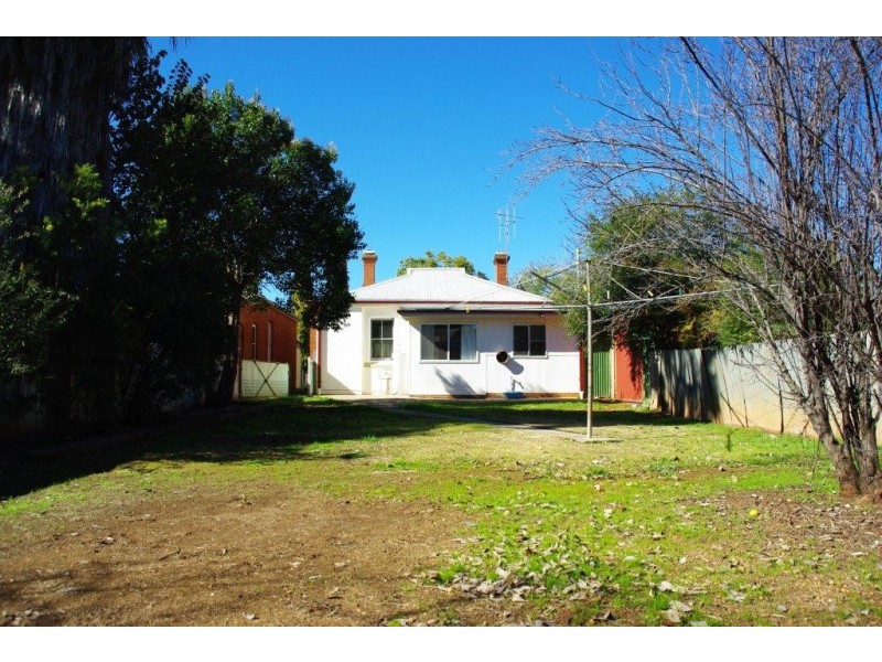 85 Simpson Street, Wellington NSW 2820
