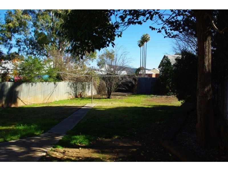 85 Simpson Street, Wellington NSW 2820