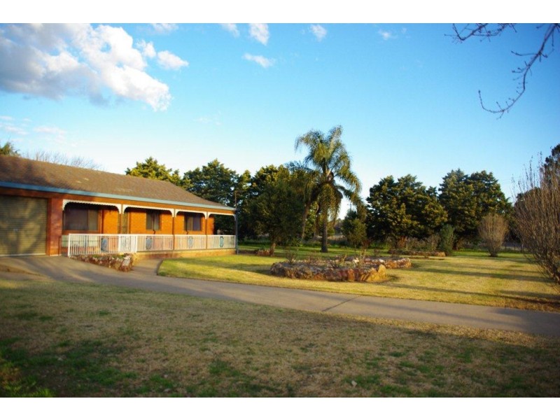 122-126 Simpson Street, Wellington NSW 2820