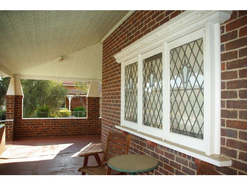 12 Bank Street, Wellington NSW 2820