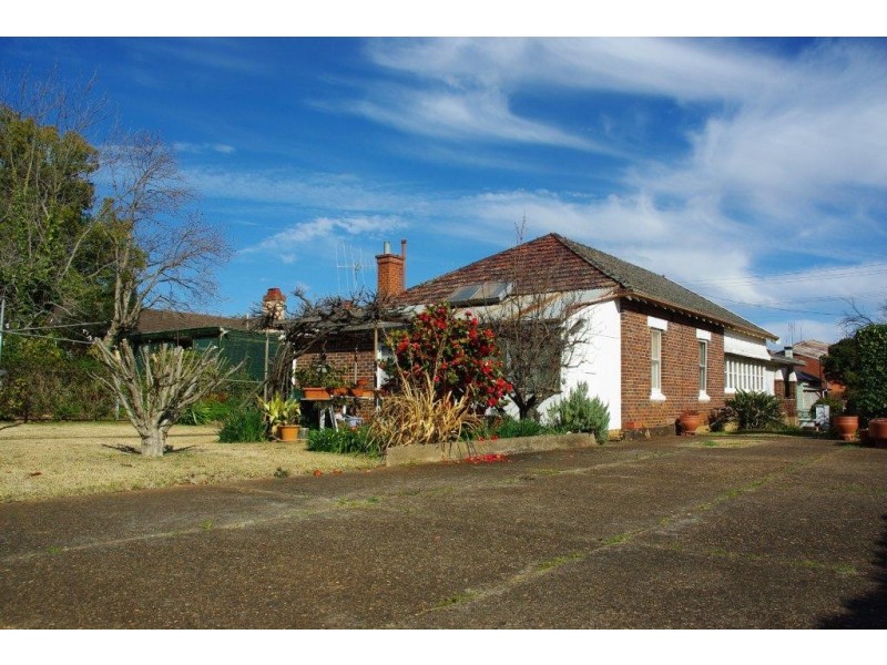 12 Bank Street, Wellington NSW 2820