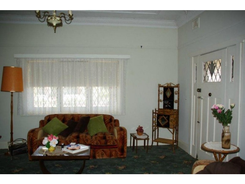 12 Bank Street, Wellington NSW 2820