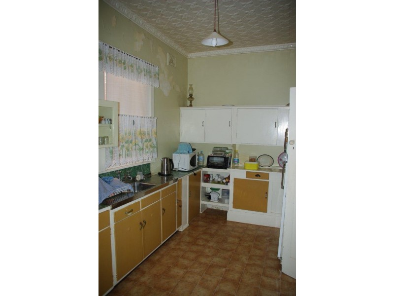 12 Bank Street, Wellington NSW 2820