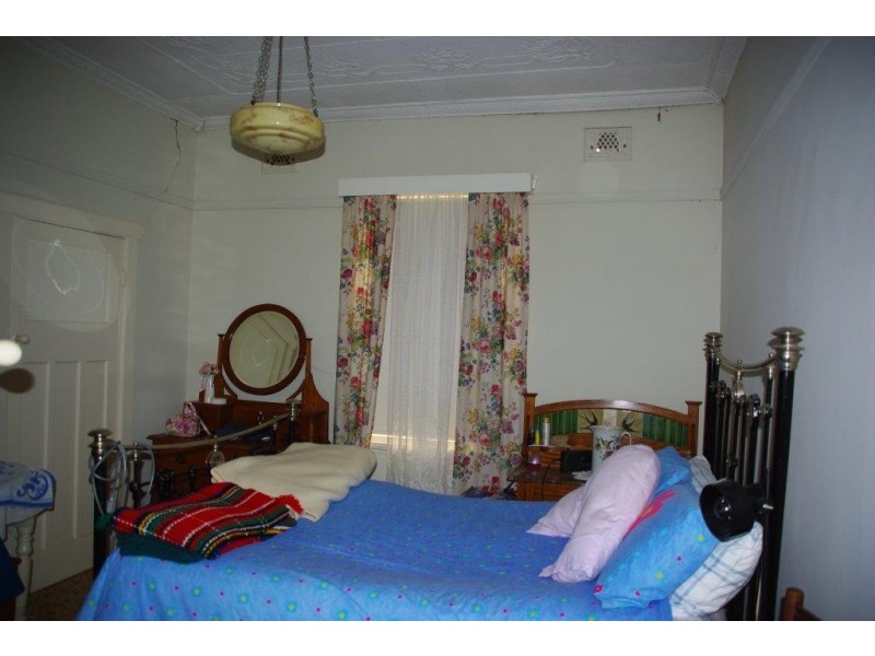 12 Bank Street, Wellington NSW 2820