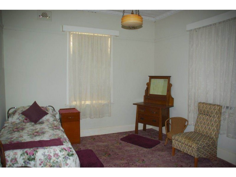 12 Bank Street, Wellington NSW 2820