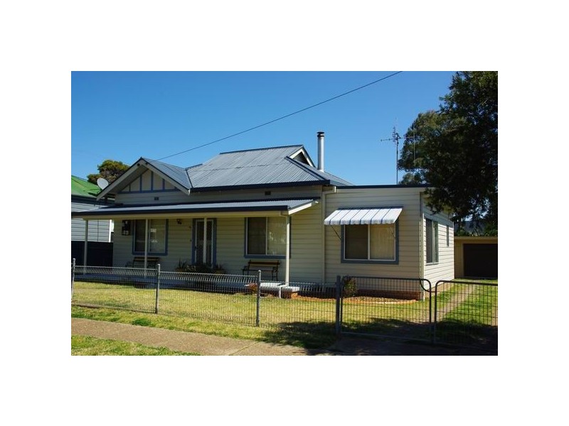 45 Simpson Street, Wellington NSW 2820