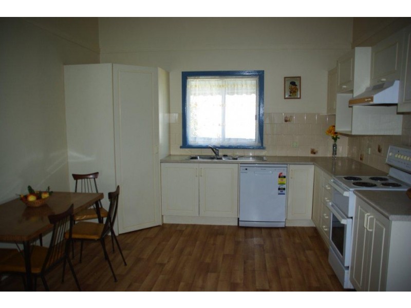 45 Simpson Street, Wellington NSW 2820