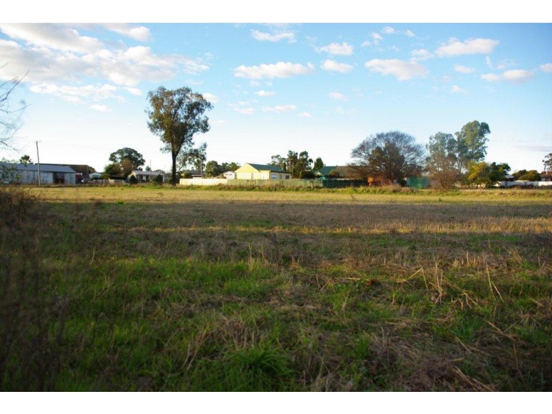 122-126 Simpson Street, Wellington NSW 2820