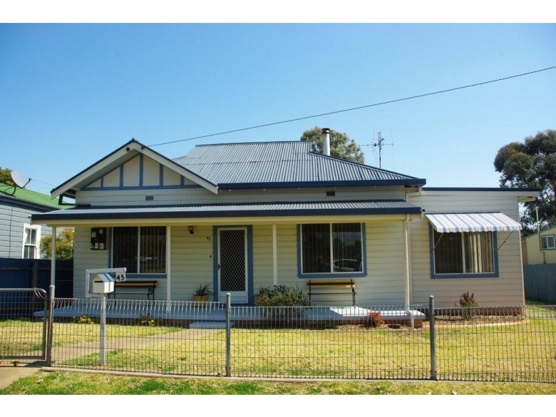 45 Simpson Street, Wellington NSW 2820