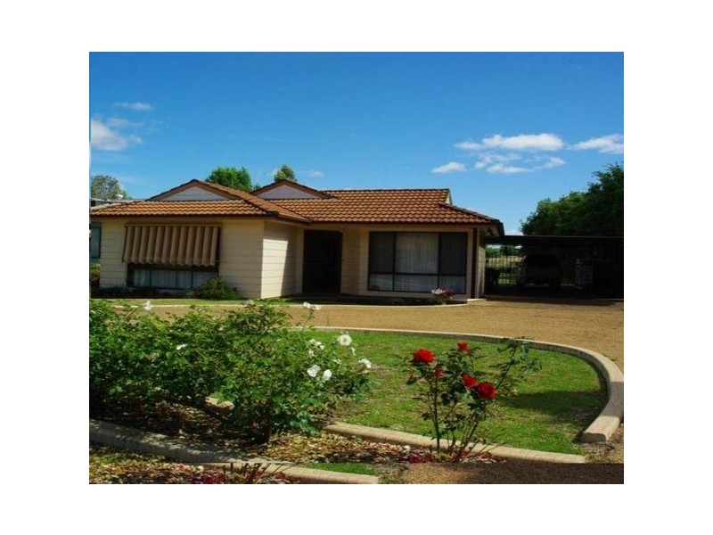 34 Montefiores Street, Wellington NSW 2820