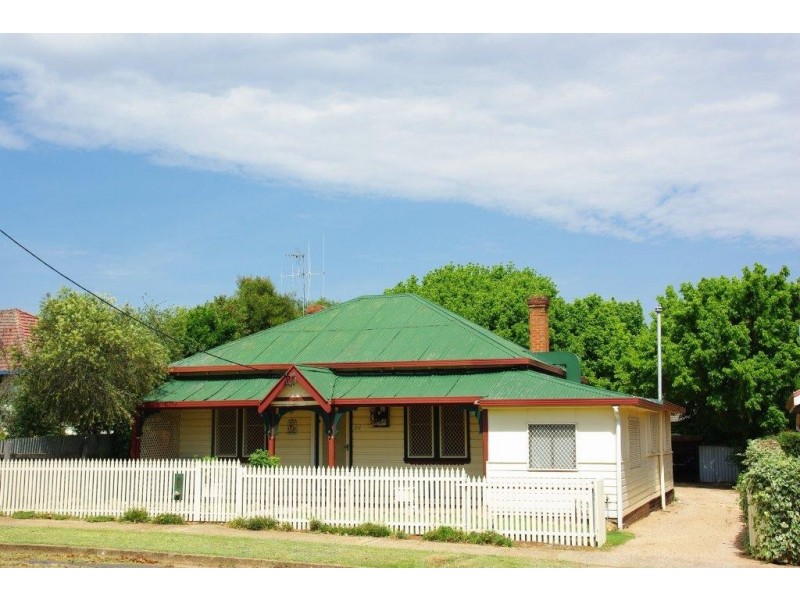49 Simpson Street, Wellington NSW 2820