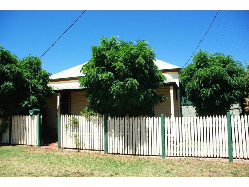 70 Simpson Street, Wellington NSW 2820