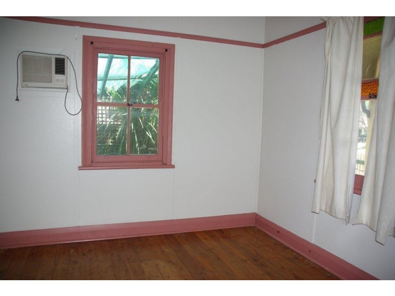 70 Simpson Street, Wellington NSW 2820