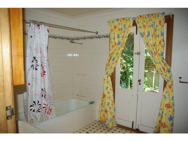 70 Simpson Street, Wellington NSW 2820