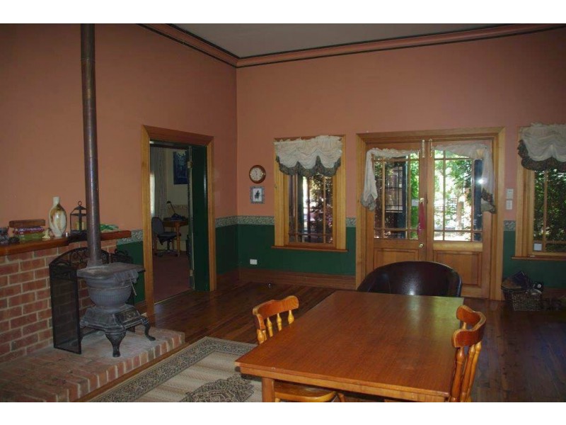 67 Simpson Street, Wellington NSW 2820