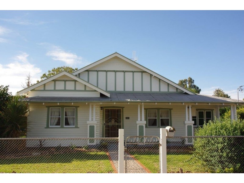 122 Warne Street, Wellington NSW 2820