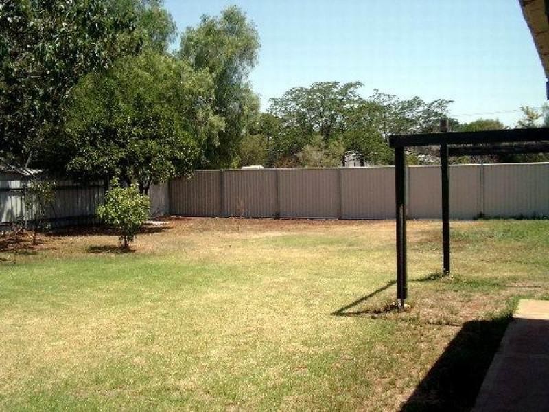 122 Warne Street, Wellington NSW 2820