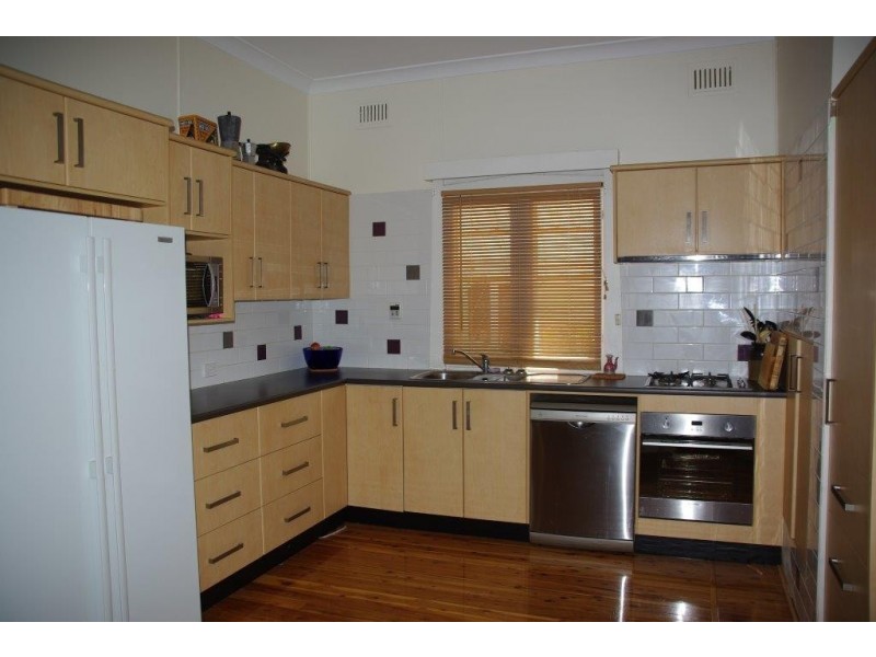 122 Warne Street, Wellington NSW 2820