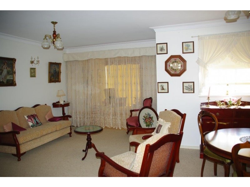 9 Riverview Avenue, Wellington NSW 2820