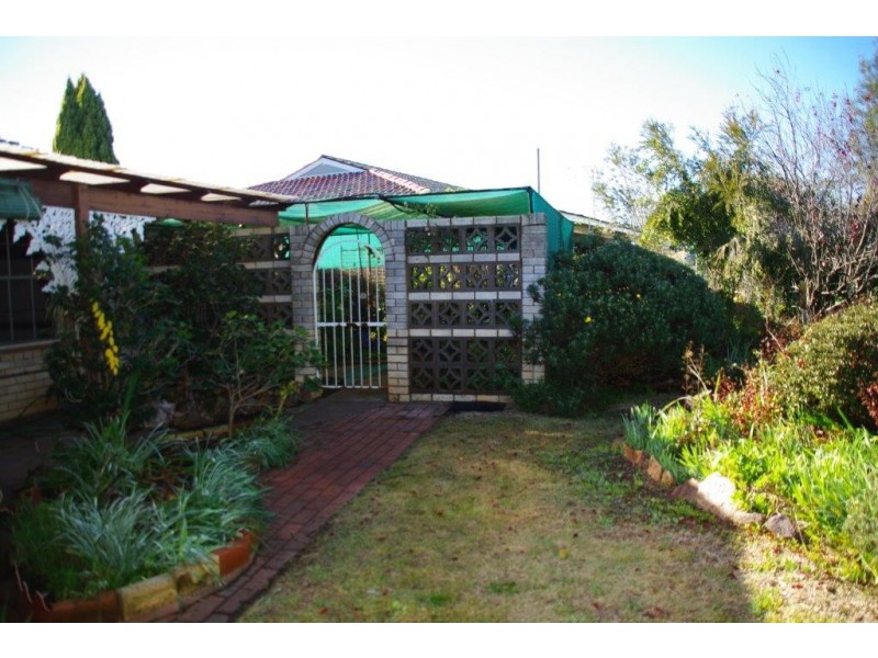 9 Riverview Avenue, Wellington NSW 2820
