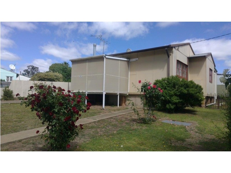 4 Naroogal Street, Mumbil NSW 2820