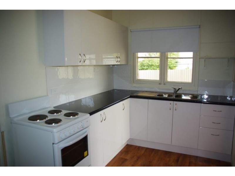 4 Naroogal Street, Mumbil NSW 2820