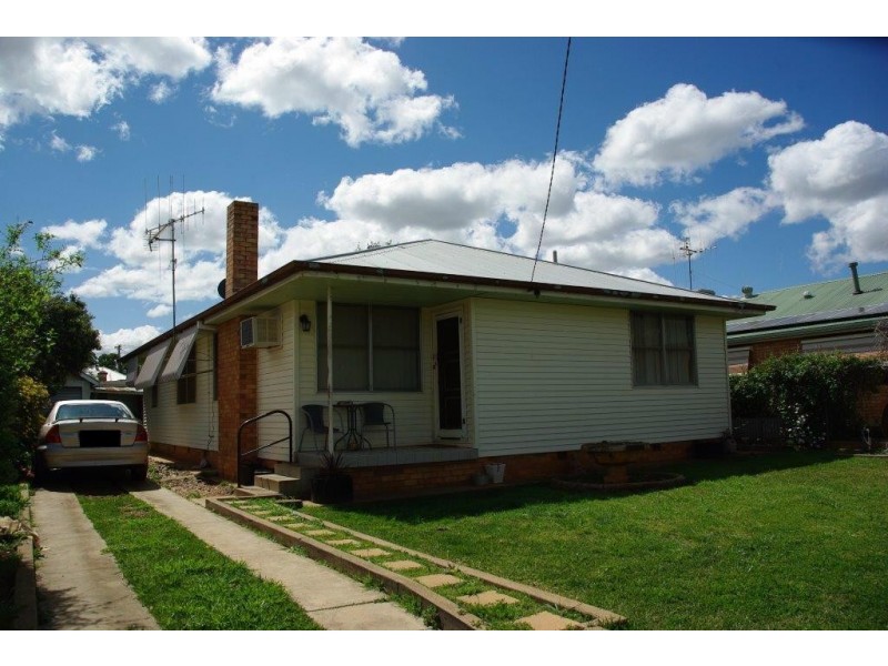 4 Clive Street, Wellington NSW 2820