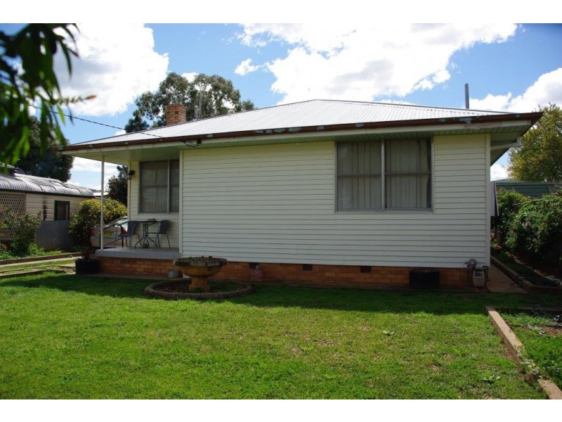 4 Clive Street, Wellington NSW 2820