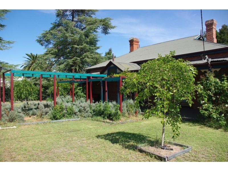 67 Simpson Street, Wellington NSW 2820